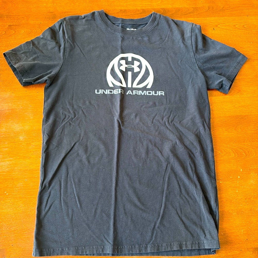 Under Armour T-shirt